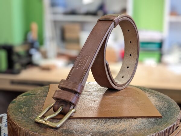 Belt - Classic in Devon Dark Tan Leather - side